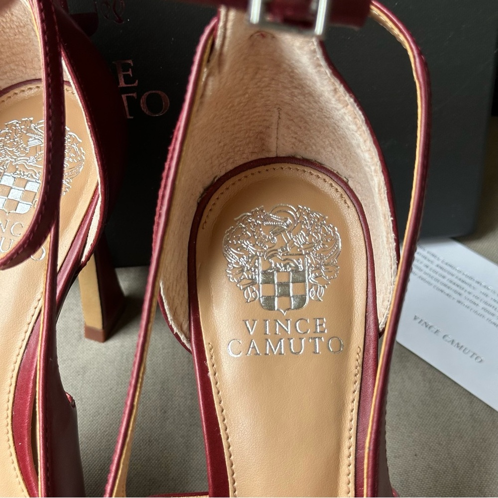Vince Camuto Sachel Cap Toe Pump 12 - Picture 15 of 16